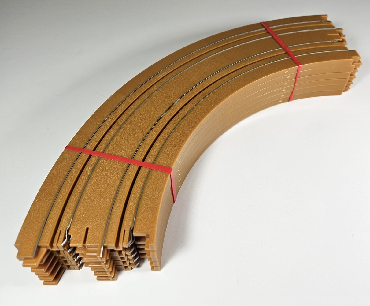 Auto World Track (Bulk Item) 9" Radius 1/4 Circle Curve Track (Amber) (6 pieces)