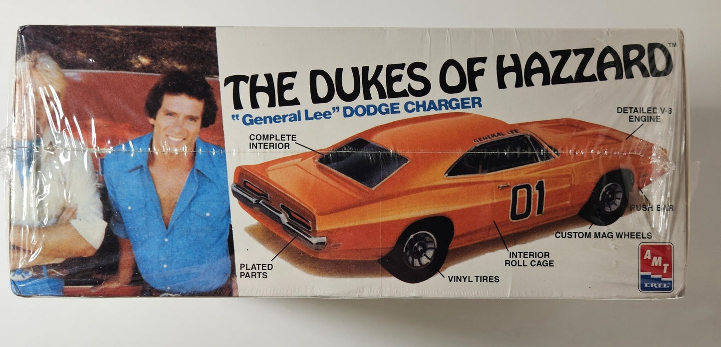 AMT Model Kit 8597 The Dukes of Hazard "General Lee' Dodge Charger 1/25 Scale