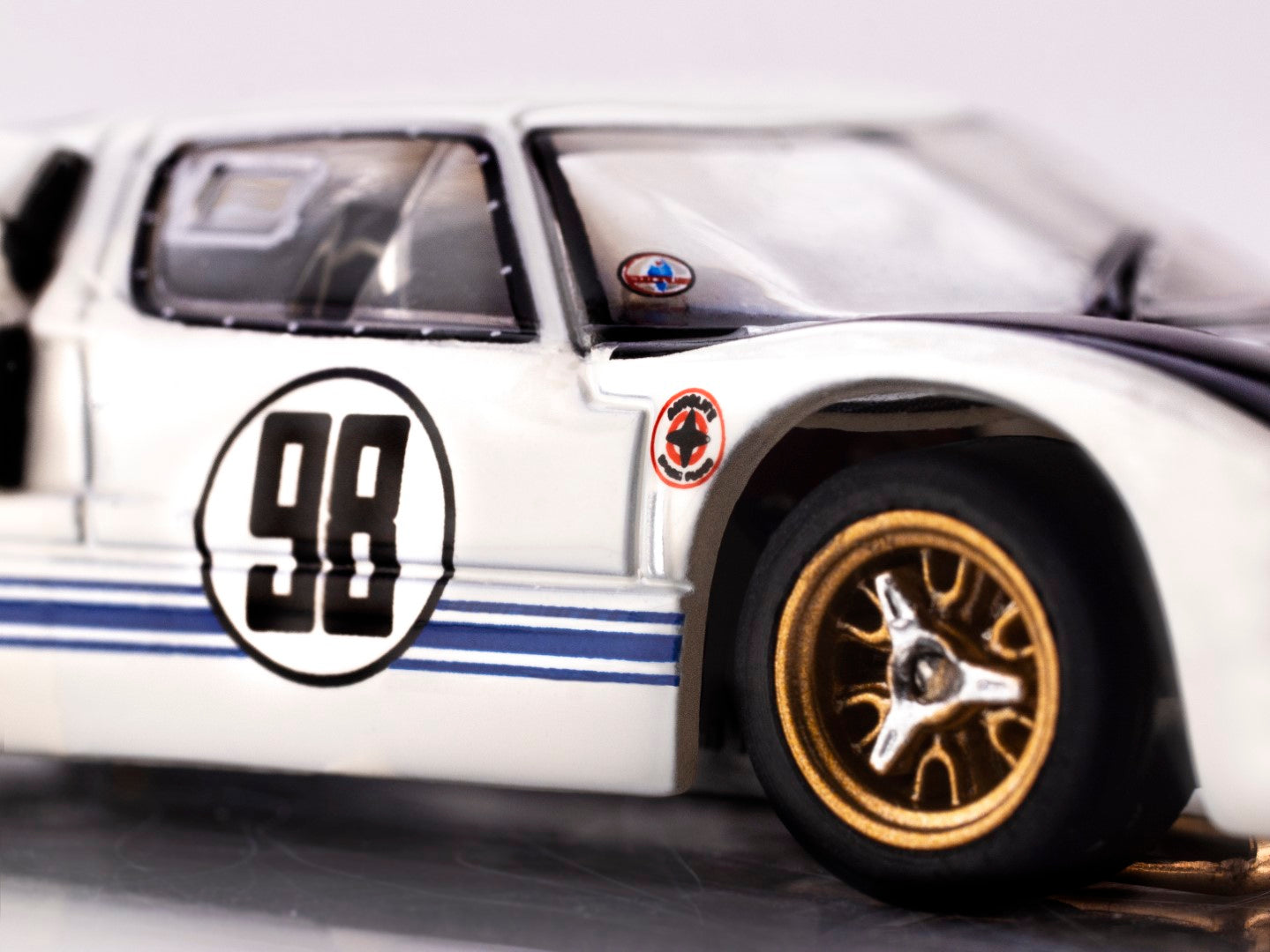 AFX Mega G+ 22059 1966 Ford GT40 MKIIB #98 Daytona HO Scale Slot Car