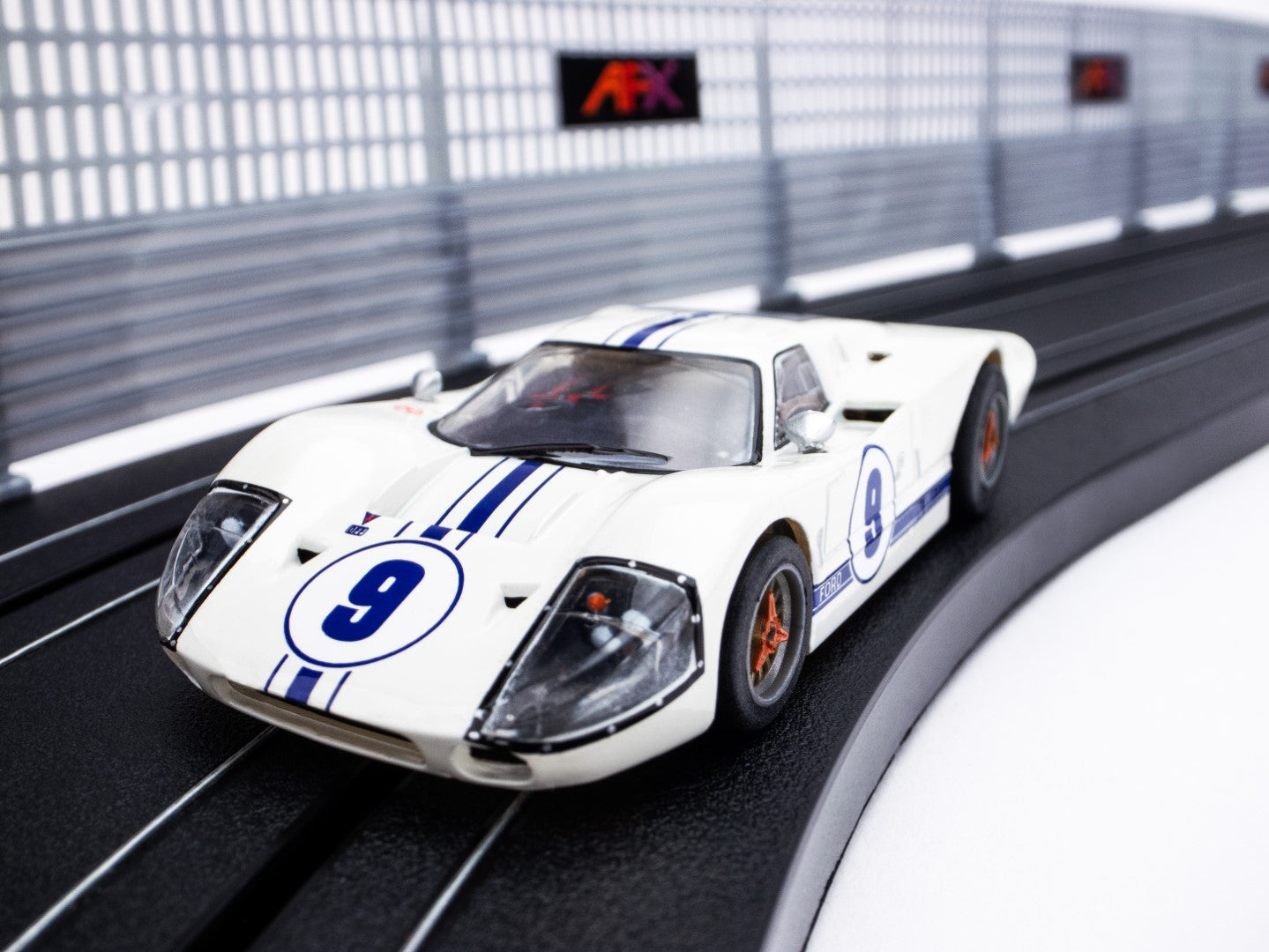 AFX Mega G+ 22078 1967 Ford GT40 Mk IV #9 - HO Scale Slot Car