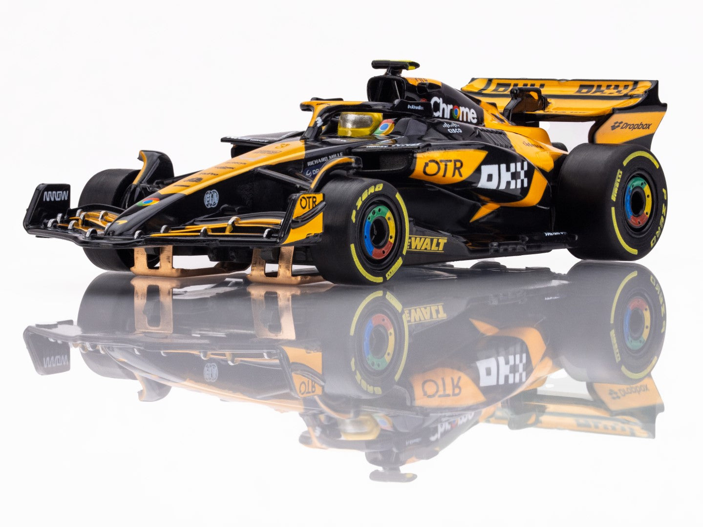 AFX Mega G+ 22103 McLaren F1 MCL38 #4 AU 2024 - HO Scale Slot Car