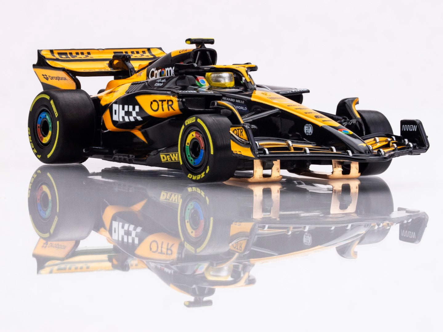 AFX Mega G+ 22103 McLaren F1 MCL38 #4 AU 2024 - HO Scale Slot Car