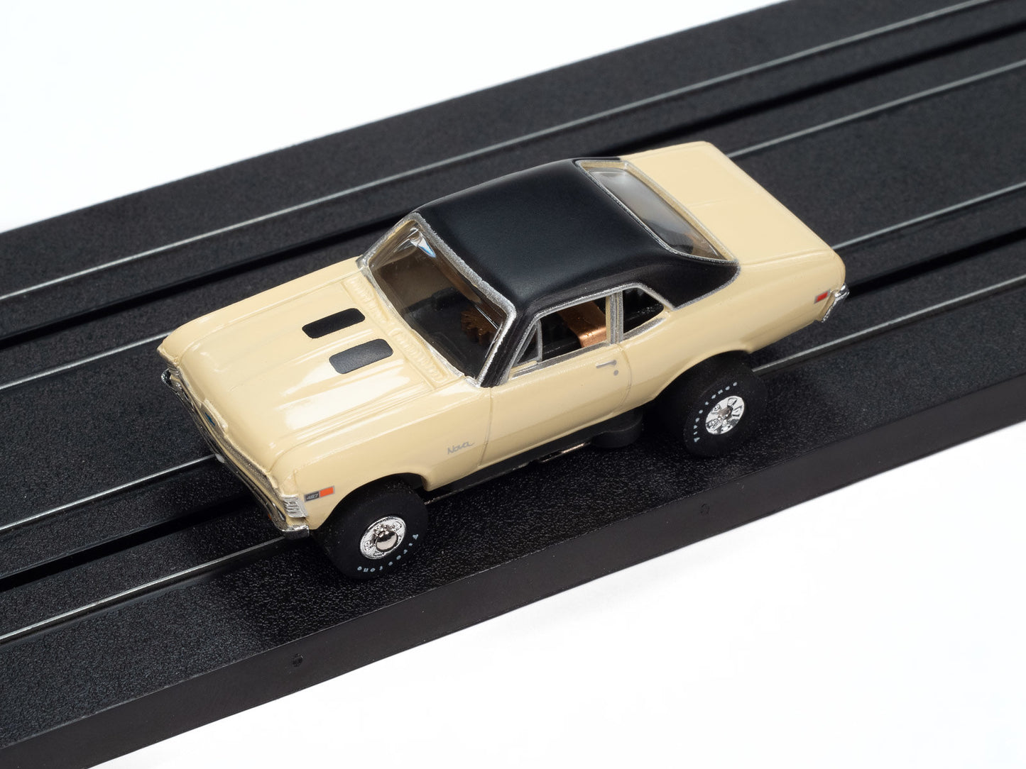 Auto World Thunderjet SC411-1A 1969 Chevy Nova (Cream) HO Scale Slot Car