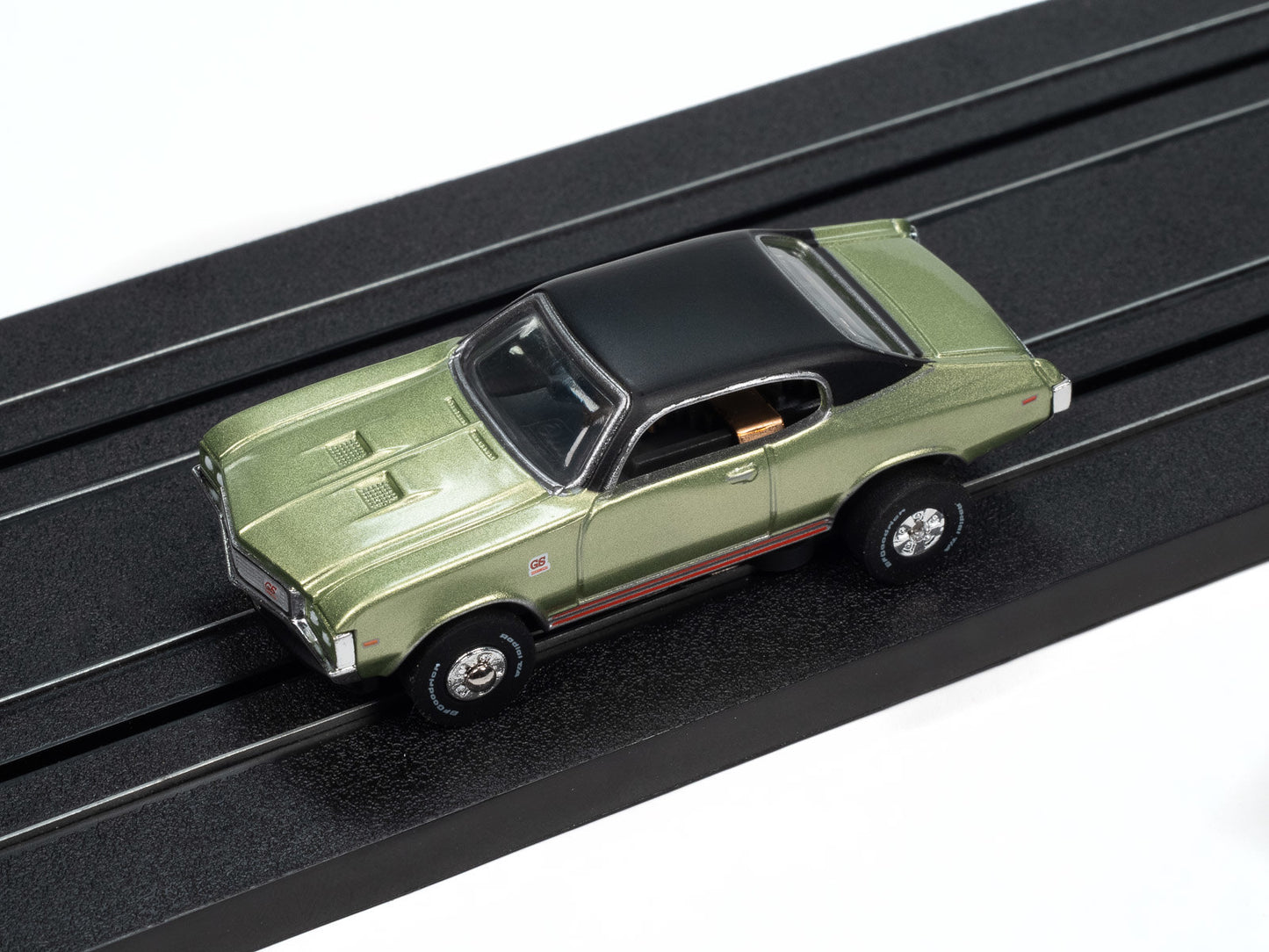 Auto World Thunderjet SC411-4A 1972 Buick GS (Green) HO Scale Slot Car