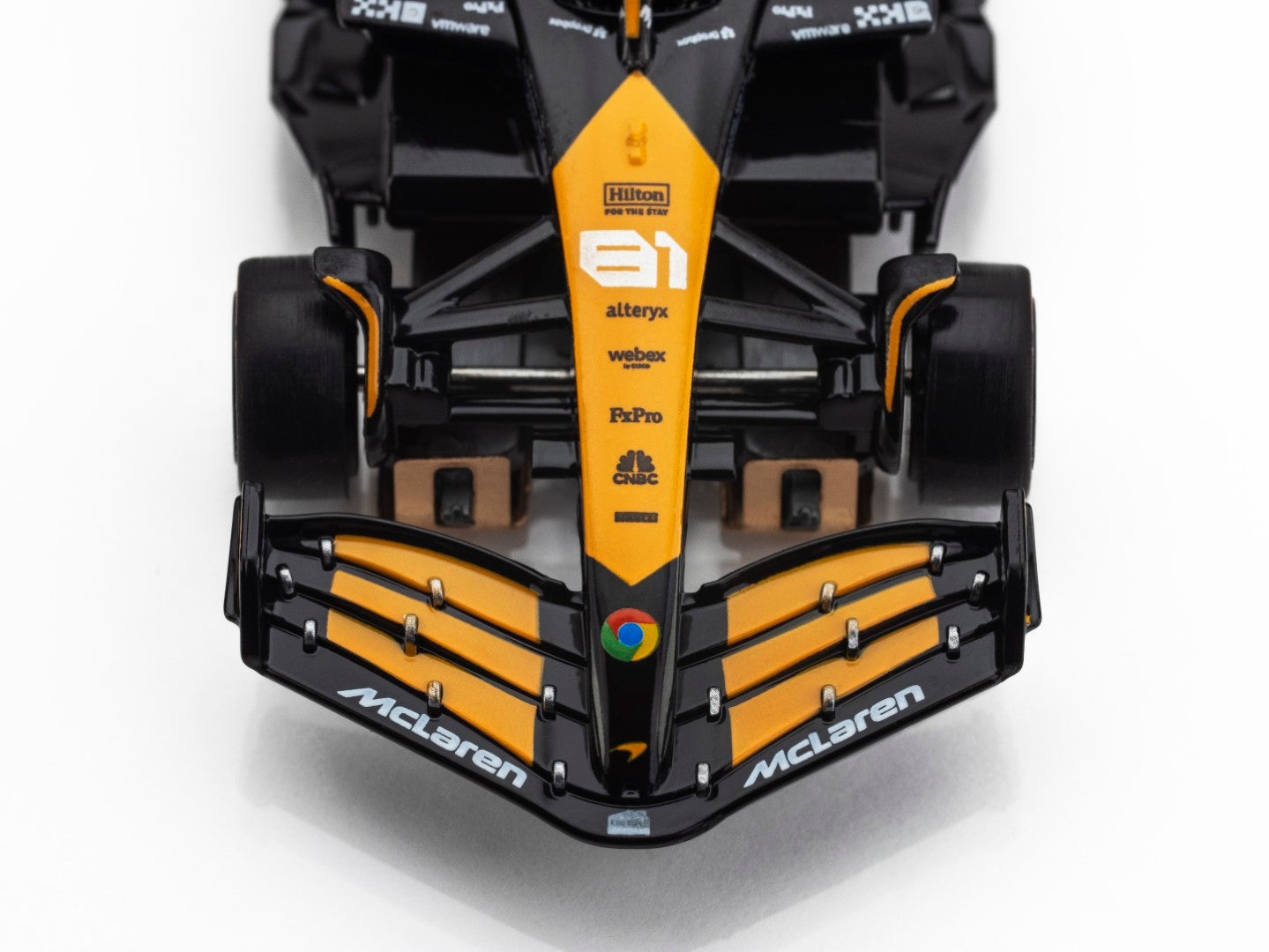 AFX Mega G+ 22104 McLaren F1 MCL38 #81 AU 2024 - HO Scale Slot Car