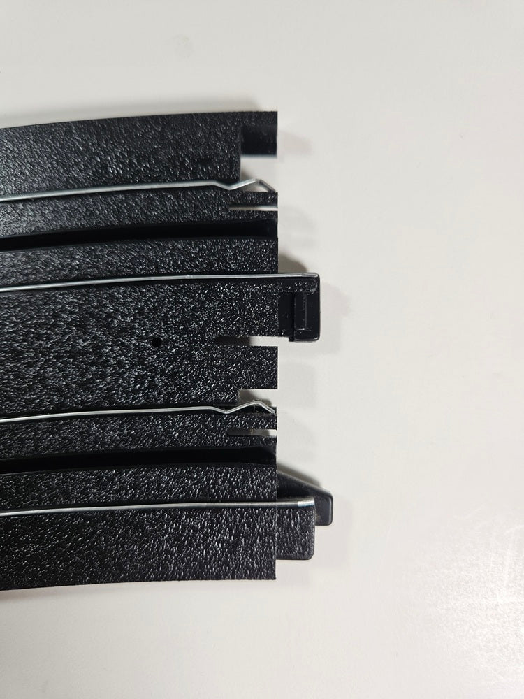 AFX Track (Bulk Item)  18" Radius 1/8 Circle Curve Track (1 piece)