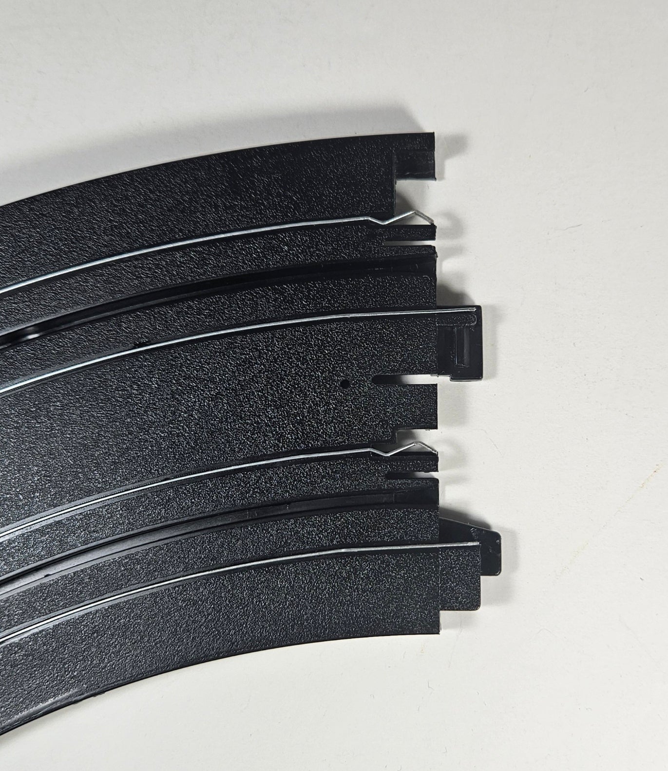 AFX 9" Radius 1/4 Circle Curve Track (12 pieces) (Bulk item)
