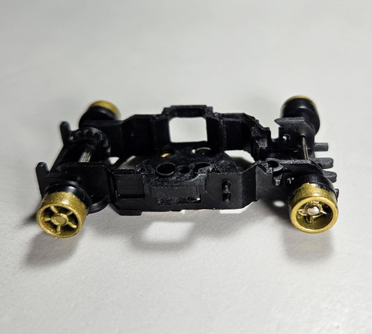 Auto World Parts Xtraction - Chassis with Axles, Gold Wheels, Crown Gear, Traction Magnet (Long Wheelbase)