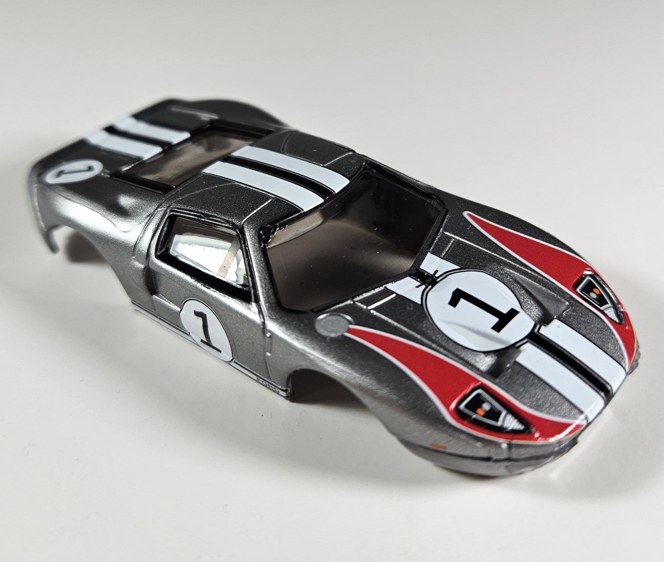 Auto World Parts Xtraction Slot Car Body 2005 Ford GT Silver #1