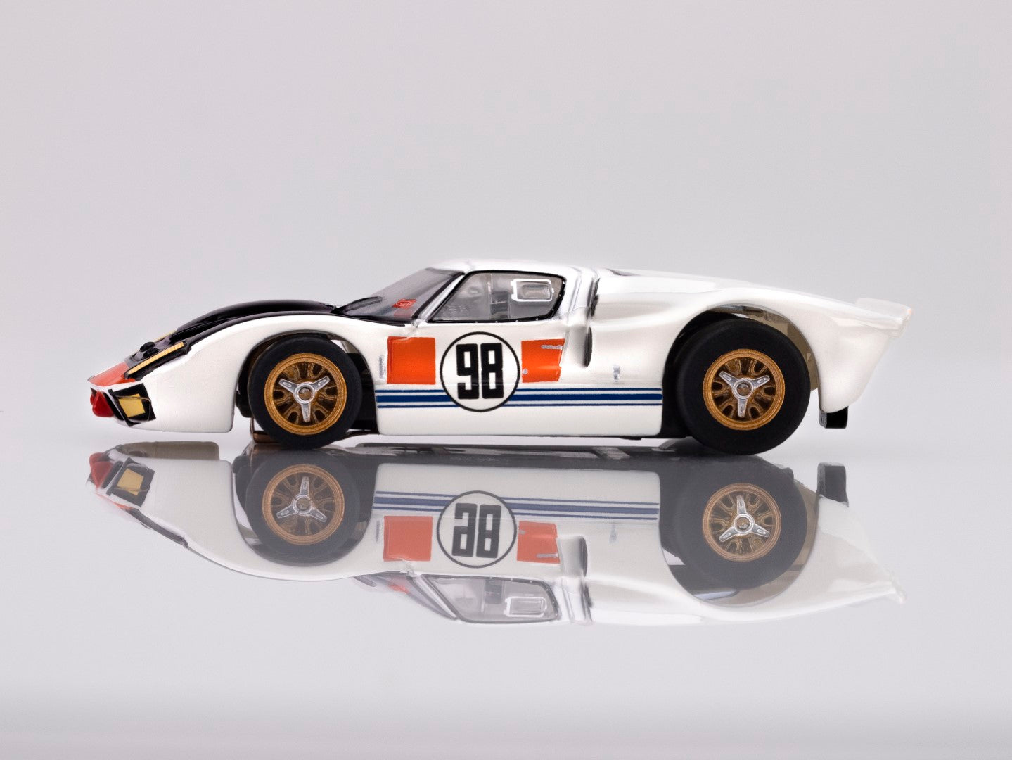 AFX Mega G+ 22059 1966 Ford GT40 MKIIB #98 Daytona HO Scale Slot Car