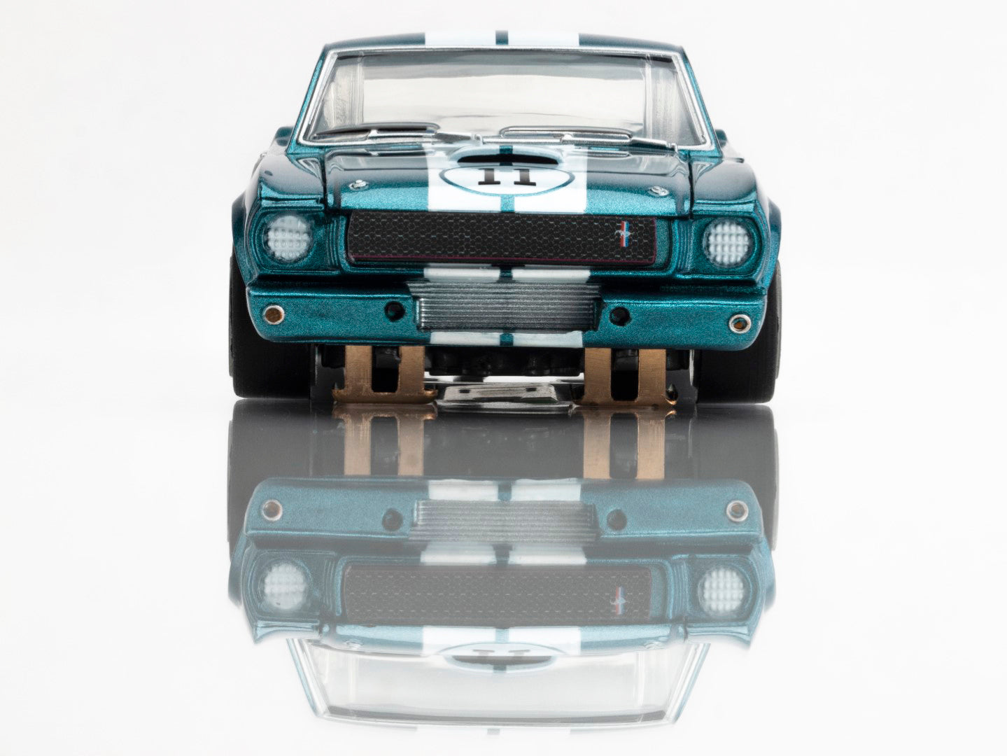 AFX Mega G+ 22071 Shelby Mustang GT350R 1965 Donohue HO Scale Slot Car