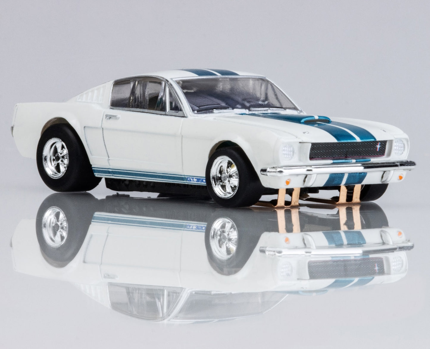 AFX Mega G+ 22068 1965 Shelby Mustang GT350 White/Blue HO Scale Slot Car