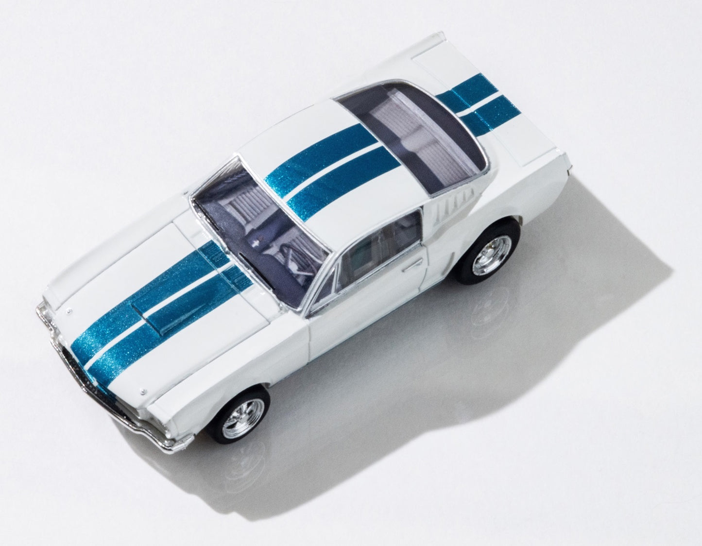 AFX Mega G+ 22068 1965 Shelby Mustang GT350 White/Blue HO Scale Slot Car