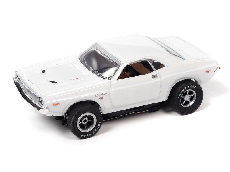 Auto World Xtraction SC402-2 1970 DODGE CHALLENGER HO Scale Slot Car