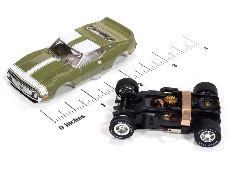 Auto World Xtraction SC410-4A 1971 AMC Javelin (Green & White) HO Scale Slot Car