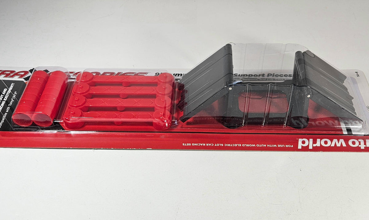 Auto World Track 9" Jump Track with Support Pieces HO Scale