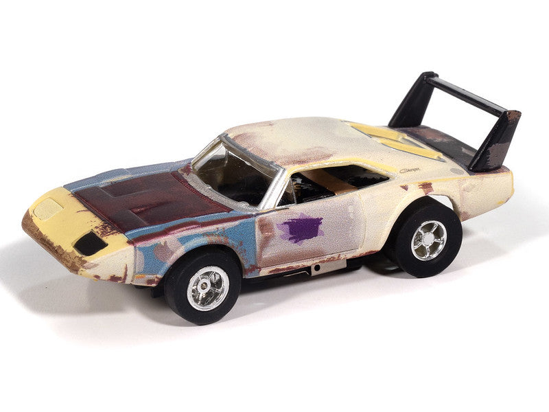 Auto World Xtraction SC422-1A 1969 Dodge Daytona Mystery Matinee (Yellow & Blue) HO Scale Slot Car