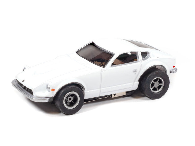 Auto World Xtraction SC426-1B 1972 Datsun 240Z JDM Legends (White & Black) HO Scale Slot Car