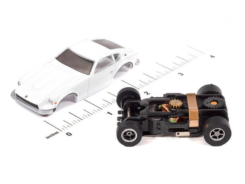 Auto World Xtraction SC426-1B 1972 Datsun 240Z JDM Legends (White & Black) HO Scale Slot Car