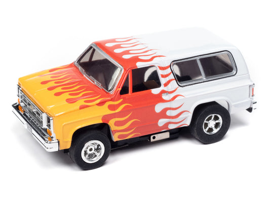 Auto World Xtraction SC407-3A 1979 Chevy Blazer White w/ Yellow & Red Flames HO Scale Slot Car