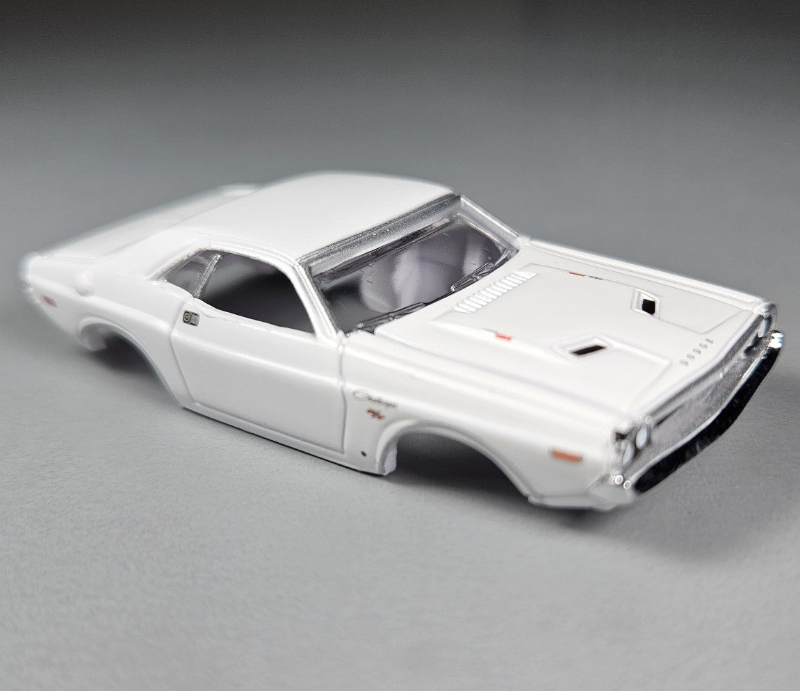 Auto World Parts Xtraction - Slot Car Body - SC402-2 1970 DODGE CHALLENGER