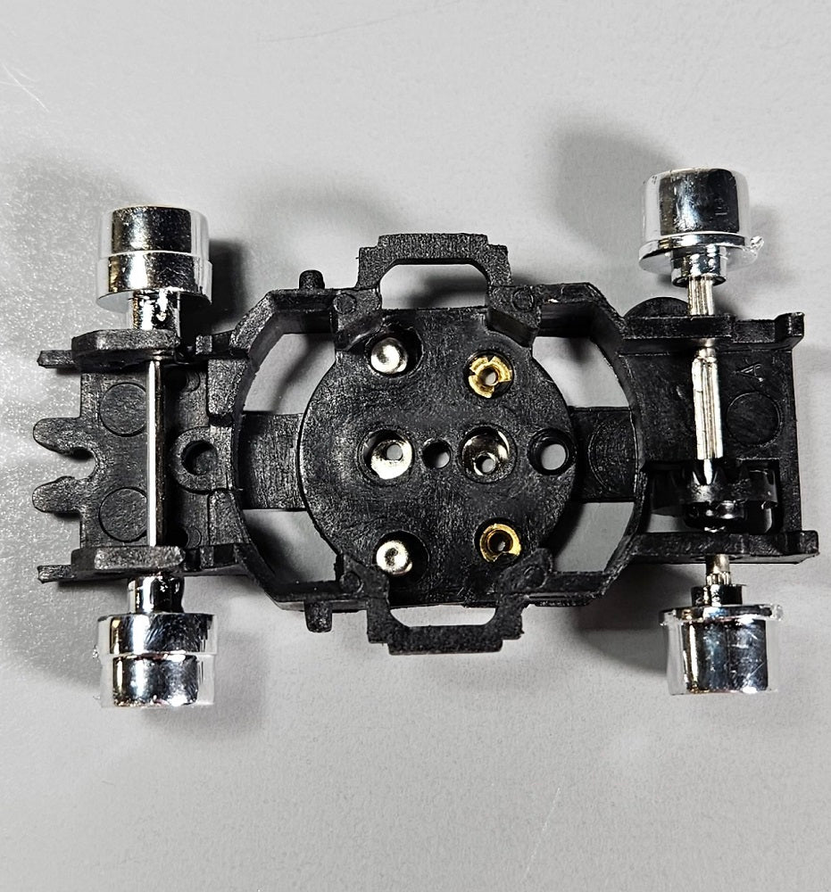 Auto World Parts Xtraction - Chassis (Short Wheelbase)with Axles, Wheels, Crown Gear, Traction Magnet