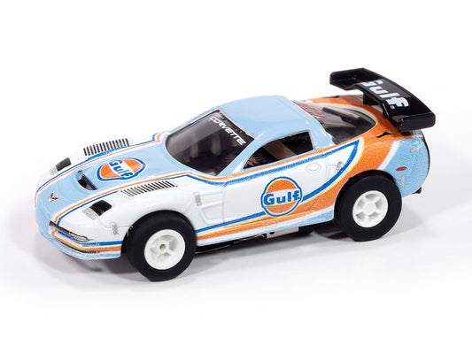 Auto World Xtraction SC418-4A 2004 Chevy Corvette C5R (Gulf White & Blue Gulf livery) HO Scale Slot Car