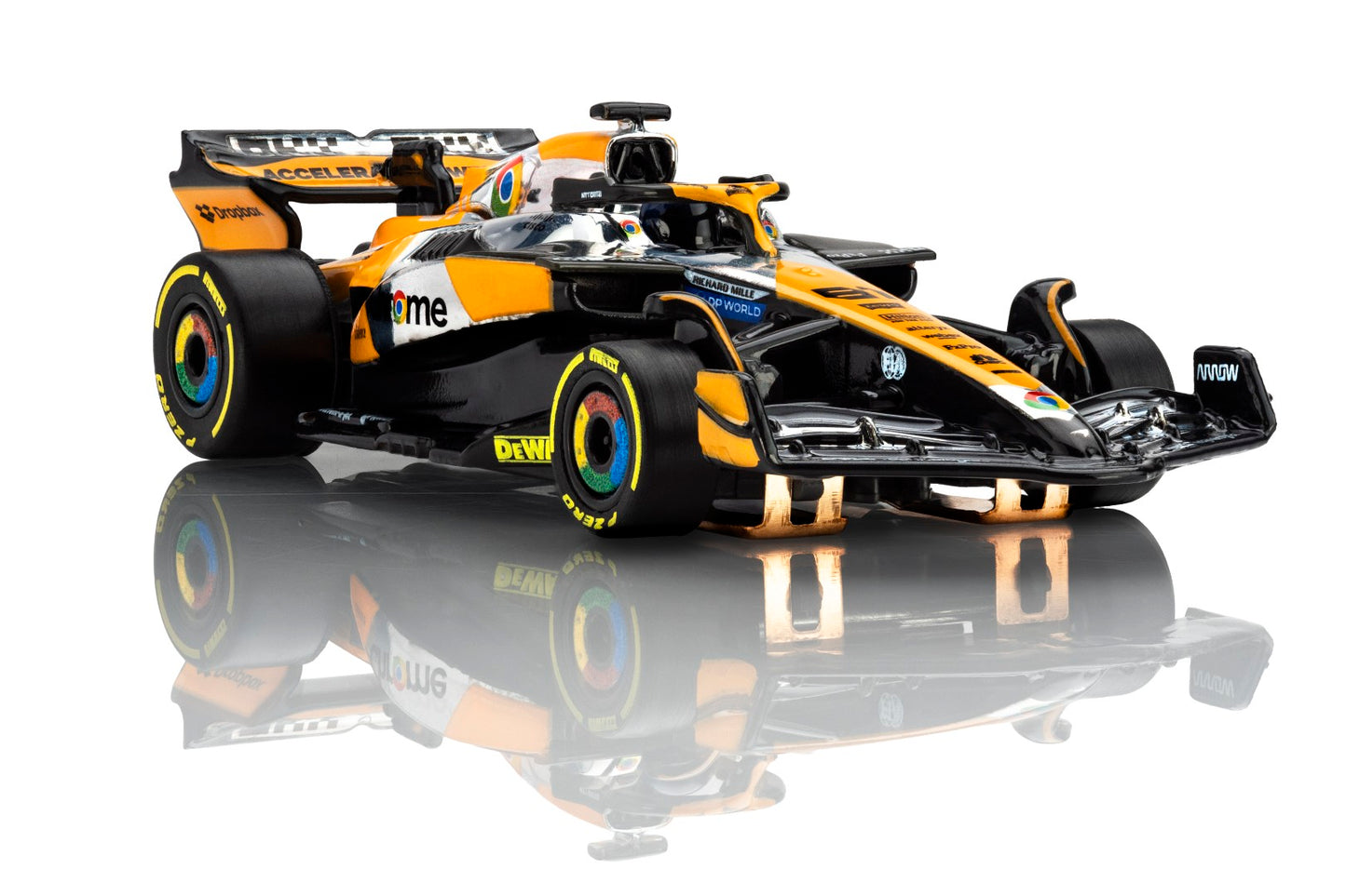 AFX Mega G+ 22158 McLaren F1 MCL38 #81 Austin Chrome Edition HO Scale Slot Car
