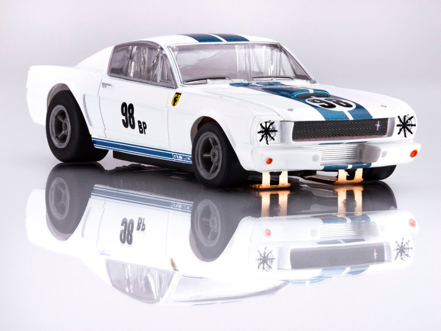 AFX Mega G+ 22125 Shelby Mustang GT350R 1965 Ken Miles HO Scale Slot Car