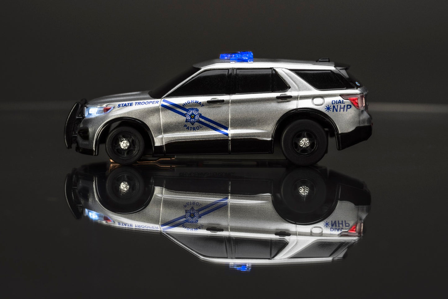 AFX Mega G+ 22105 Police Interceptor NHP with LED Flashing Lights