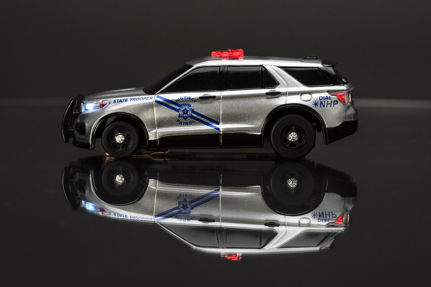 AFX Mega G+ 22105 Police Interceptor NHP with LED Flashing Lights