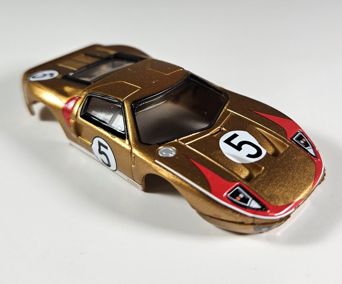 Auto World Parts Xtraction Slot Car Body 2005 Ford GT Gold #5