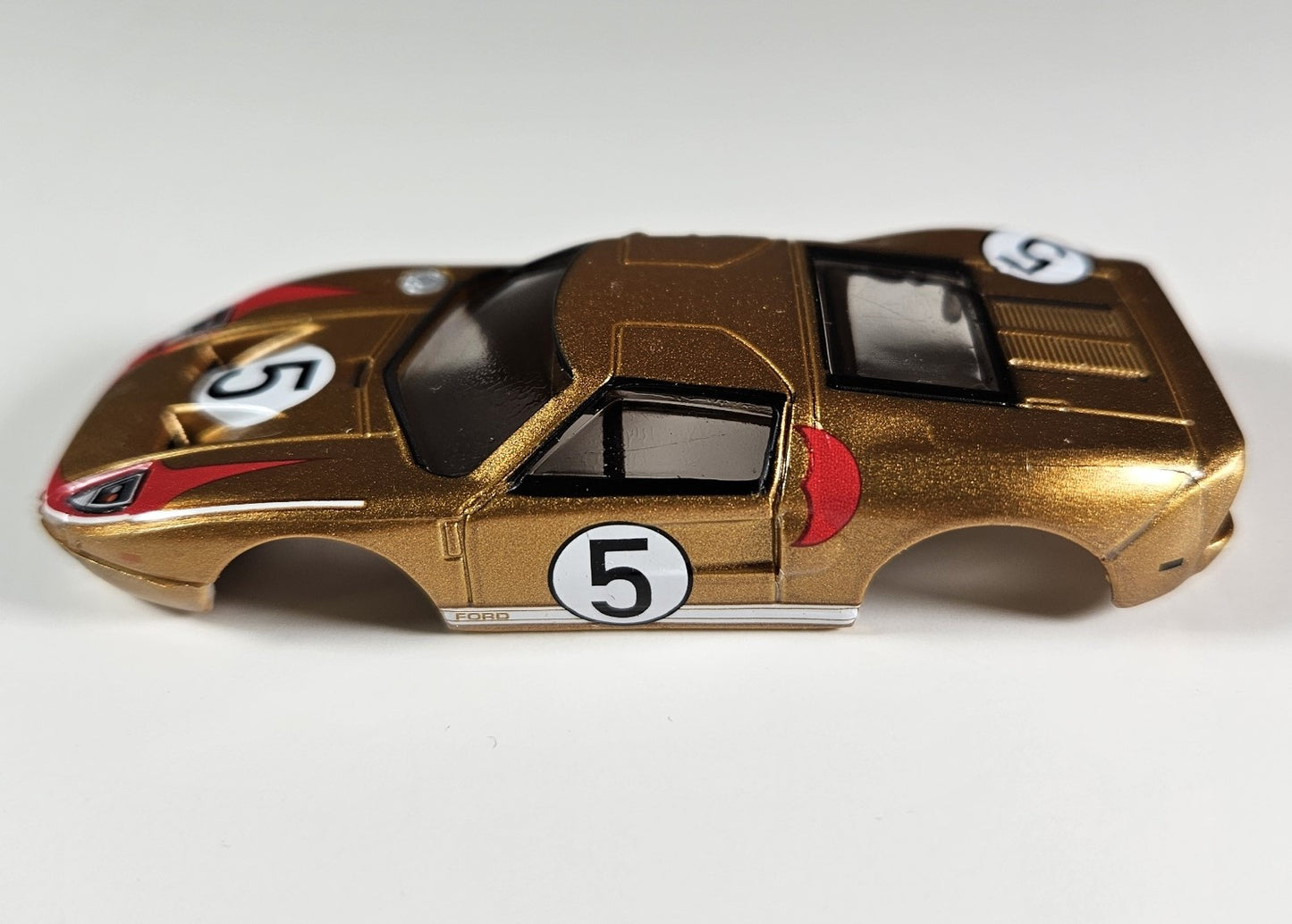 Auto World Parts Xtraction Slot Car Body 2005 Ford GT Gold #5