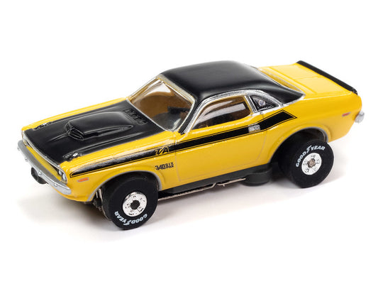 Auto World Thunderjet SC385 R3 MR. NORM'S GRAND SPAULDING DODGE - 1970 DODGE CHALLENGER T/A (YELLOW) HO Scale Slot Car