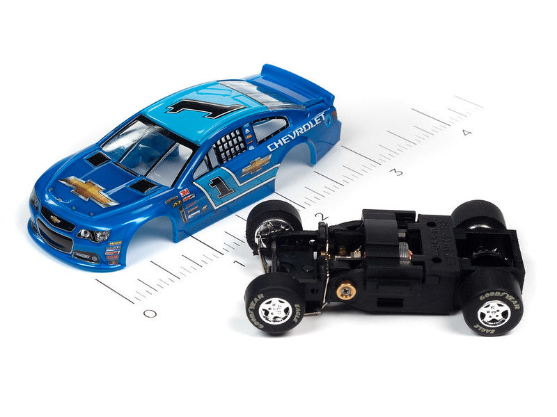 Auto World Super III SC383 R1 2015 CHEVY SS STOCK CAR (BLUE) HO Scale Slot Car