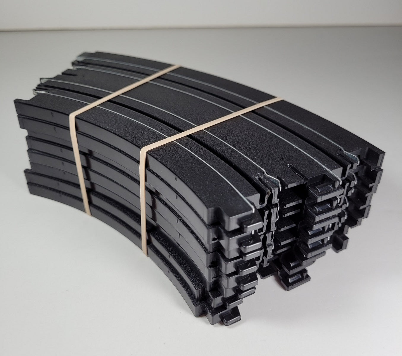 AFX Track (Bulk Item) 9" Radius 1/8 Circle Curve Track (8 pieces)