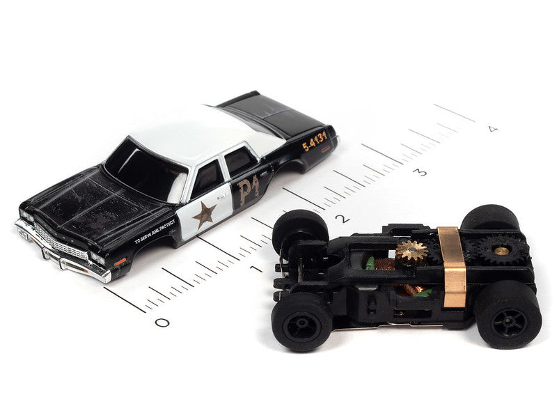 Auto World Xtraction SC372 -3 R36 Blues Brothers Bluesmobile 1974 Dodge Monaco HO Scale Slot Car